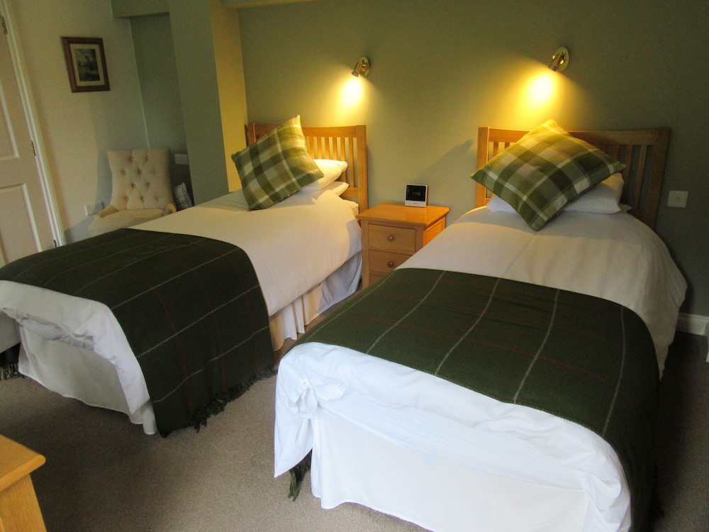 Classic Twin Room, Ensuite photo 1