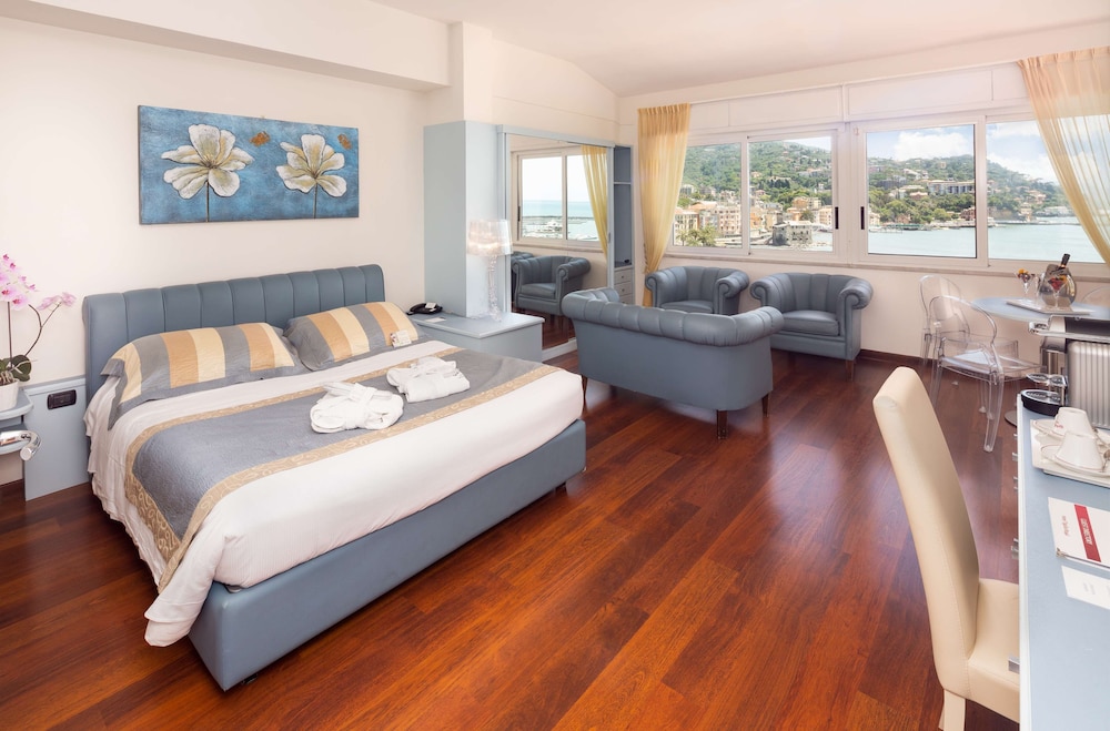 Suite, Multiple Beds, Terrace, Sea View (with 1 Sofabed) photo 1