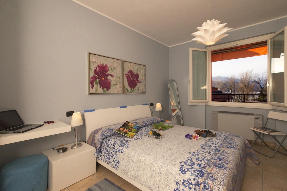 Family Apartment, Multiple Bedrooms, Lakeside (Casa Fiorita Pool and Lake) photo 1