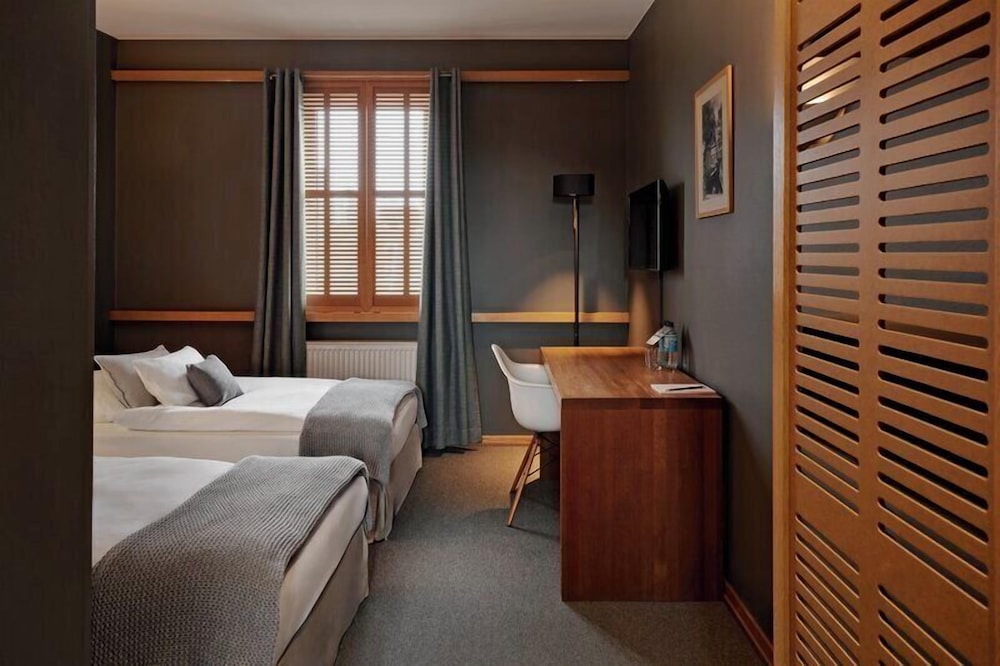 Basic Twin Room