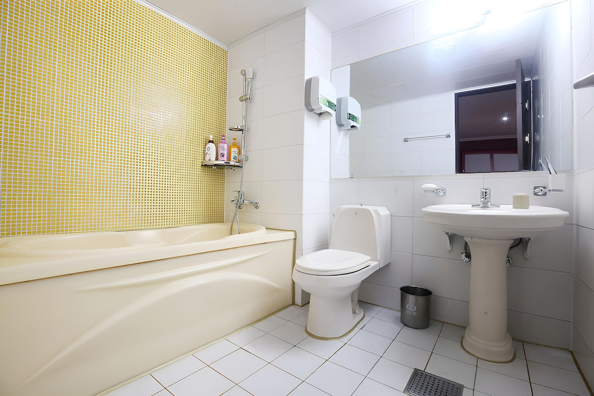 Room (Standard Room RED) - Photo 6