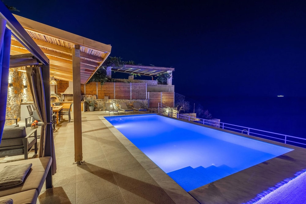Luxury Villa, 2 Bedrooms, Private Pool, Ocean View