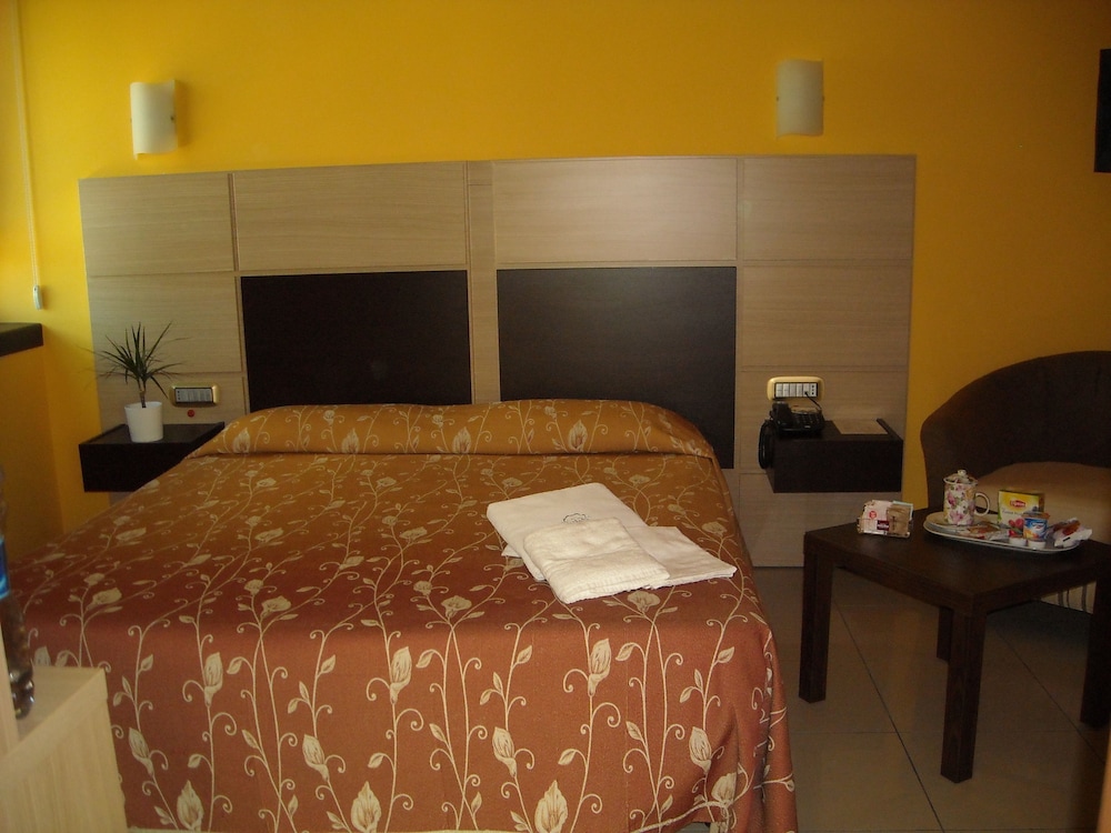 Double or Twin Room photo 3