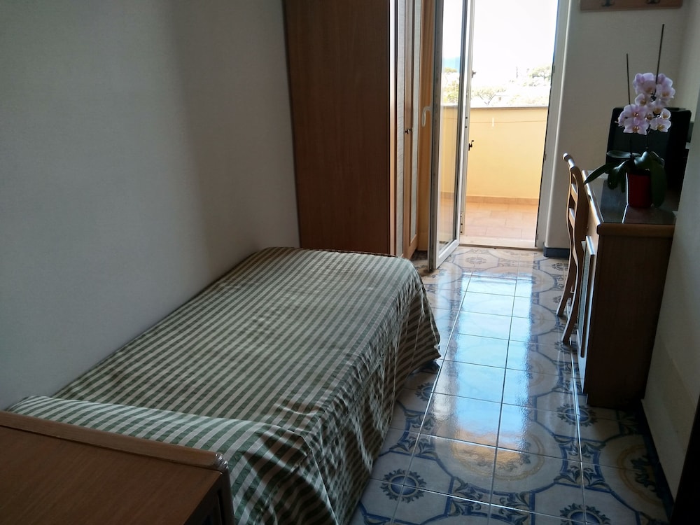 Standard Single Room photo 3