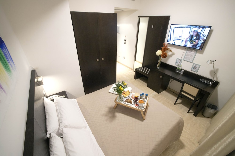 Classic Double or Twin Room - Photo 19