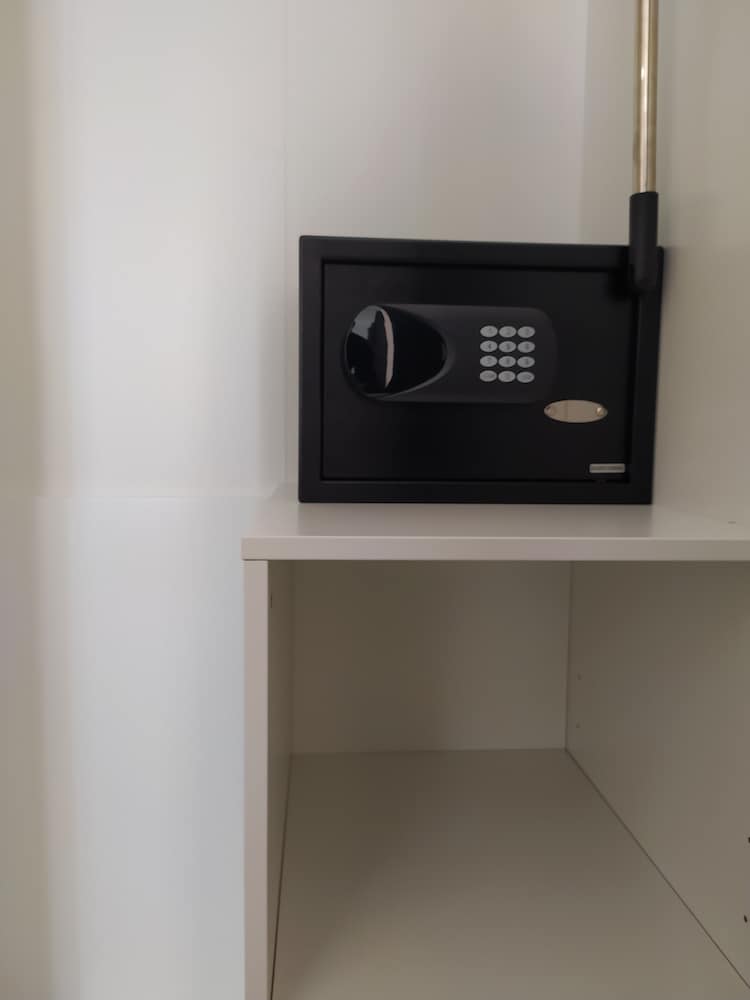 Comfort Double or Twin Room, Private Bathroom, City View photo 3