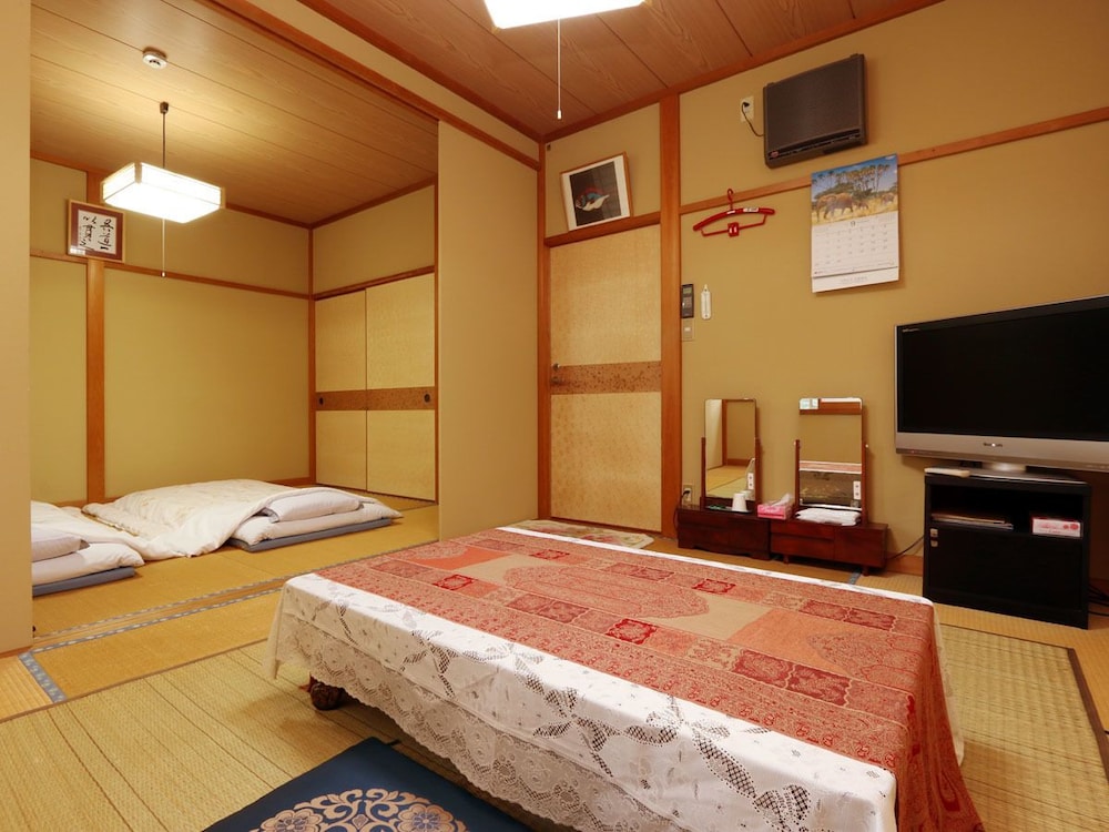 Japanese-Style Family Room photo 1