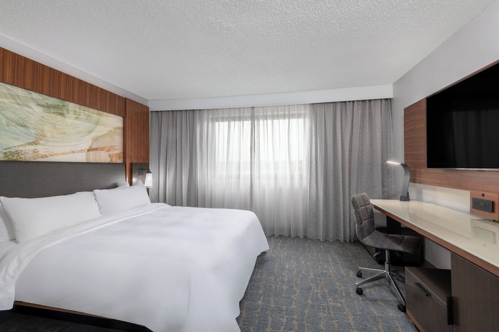 Suite, 1 Bedroom, Corner photo 1