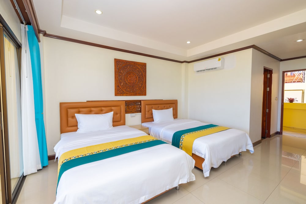 Standard Twin Room, 2 Double Beds - Photo 2