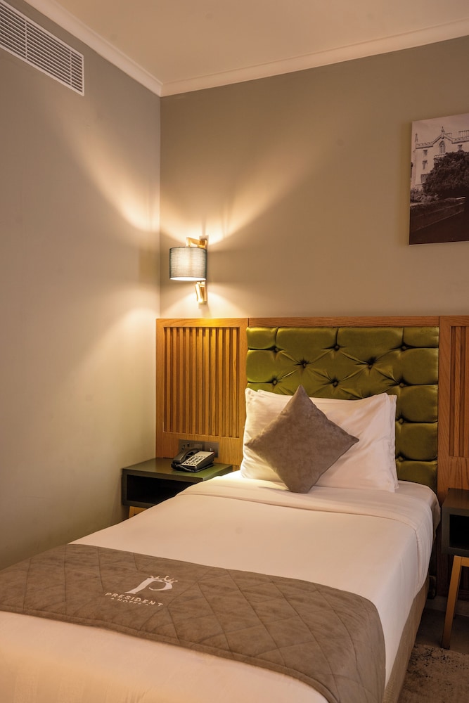 Deluxe Twin Room photo 3