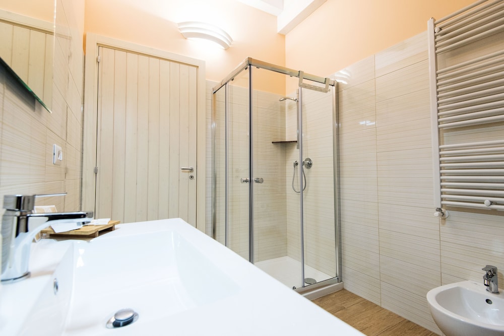 Business Room, Non Smoking, Private Bathroom photo 3