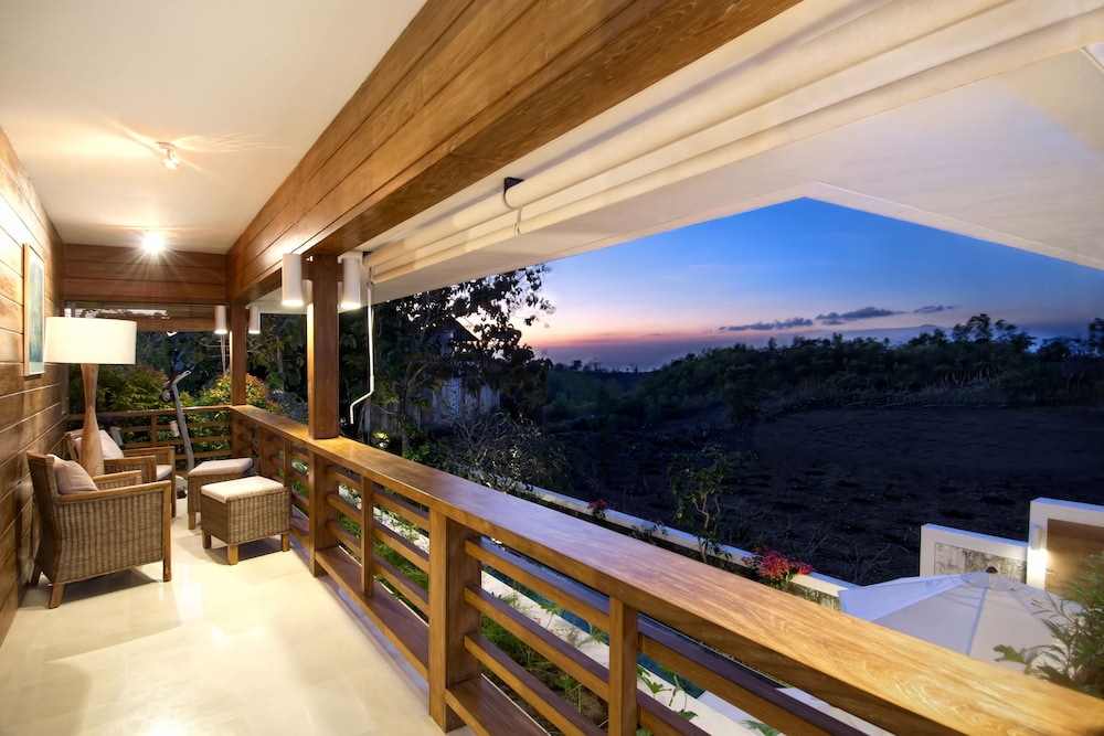 Luxury Villa, 3 Bedrooms photo 2