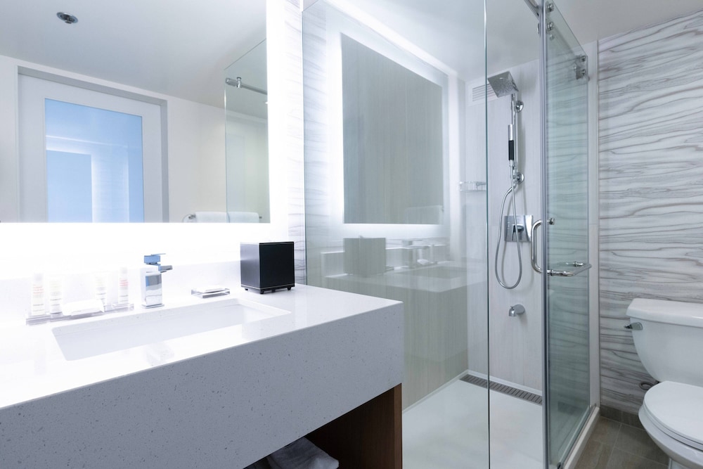 Family Studio Suite, Balcony, City View (family Room)