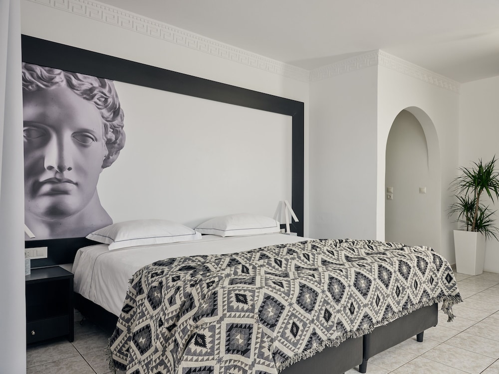 Premium Suite - Photo 4