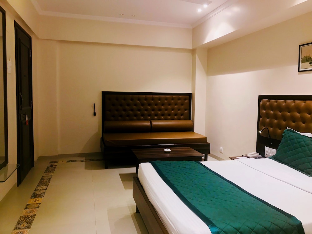 Eco Triple Room photo 3