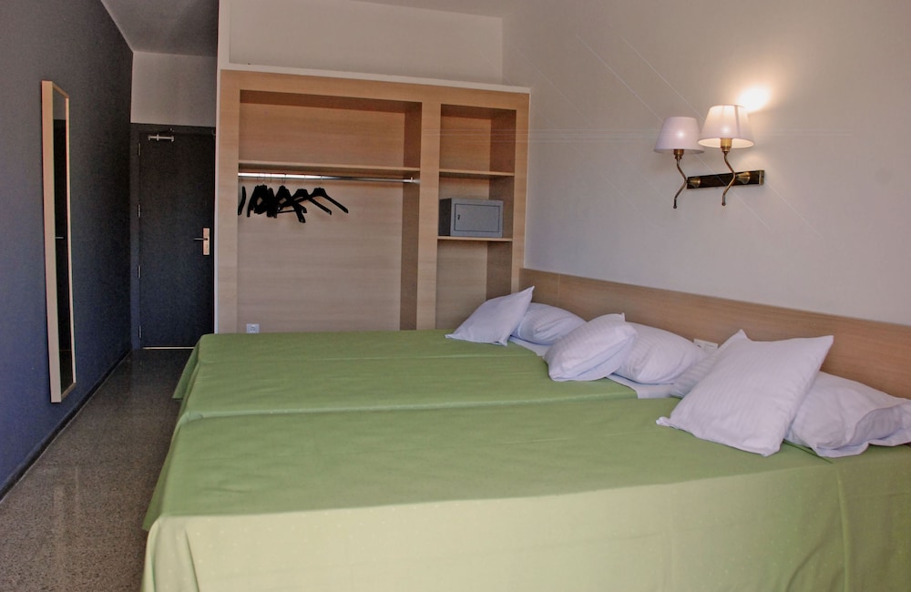 Habitación (2 adultos + 1 niño)