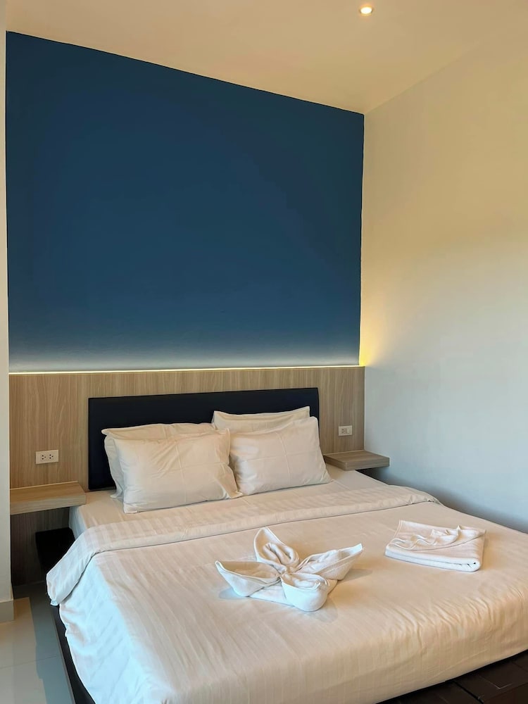 Suite, Pool Access photo 3