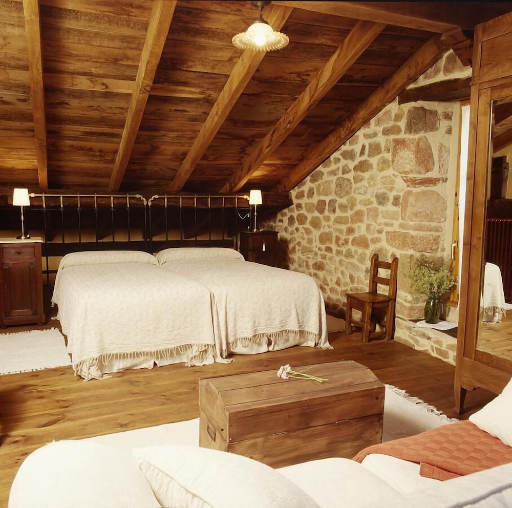 Standard Double or Twin Room photo 3