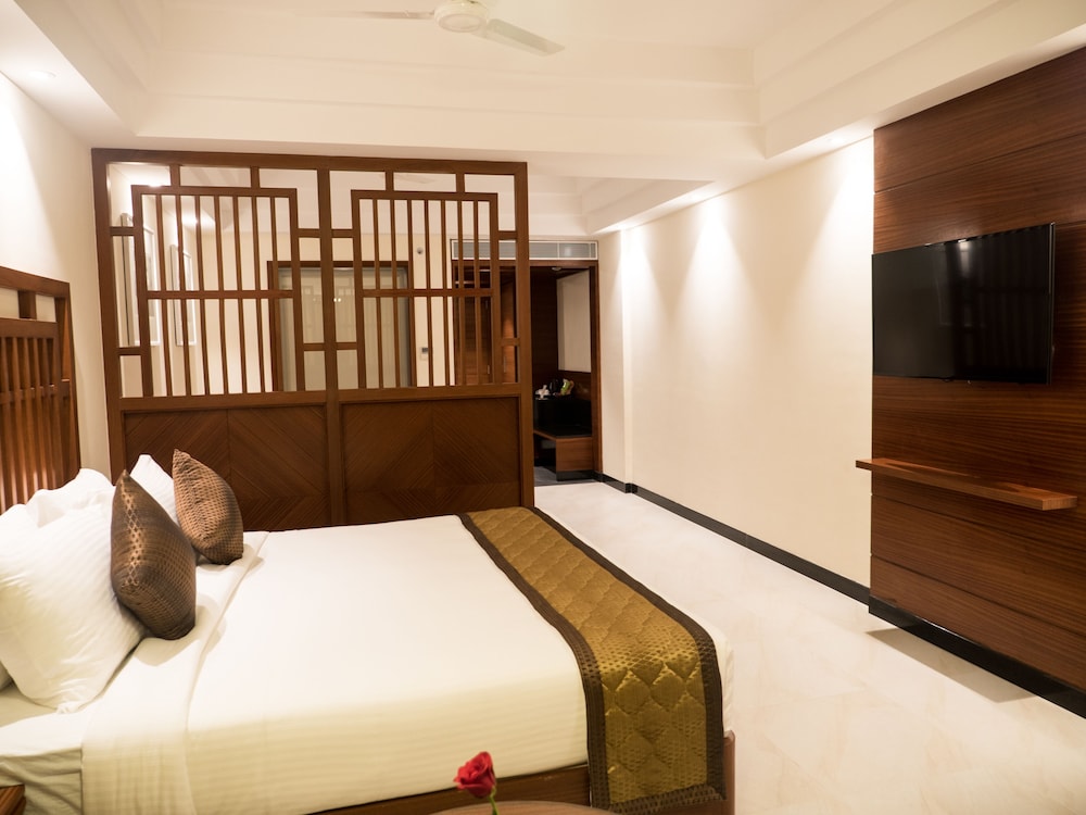 Premium Suite - Photo 3