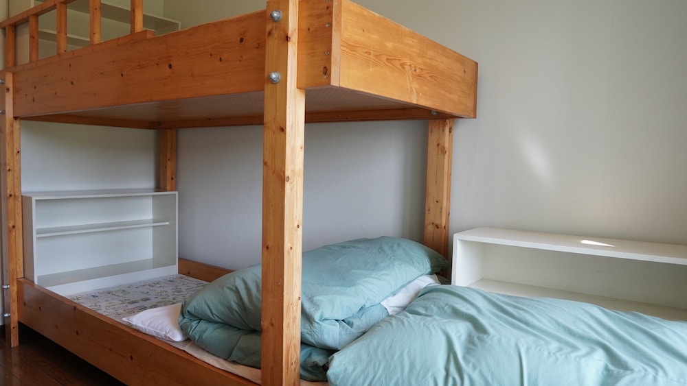 Basic Single Room, Mountain View photo 2