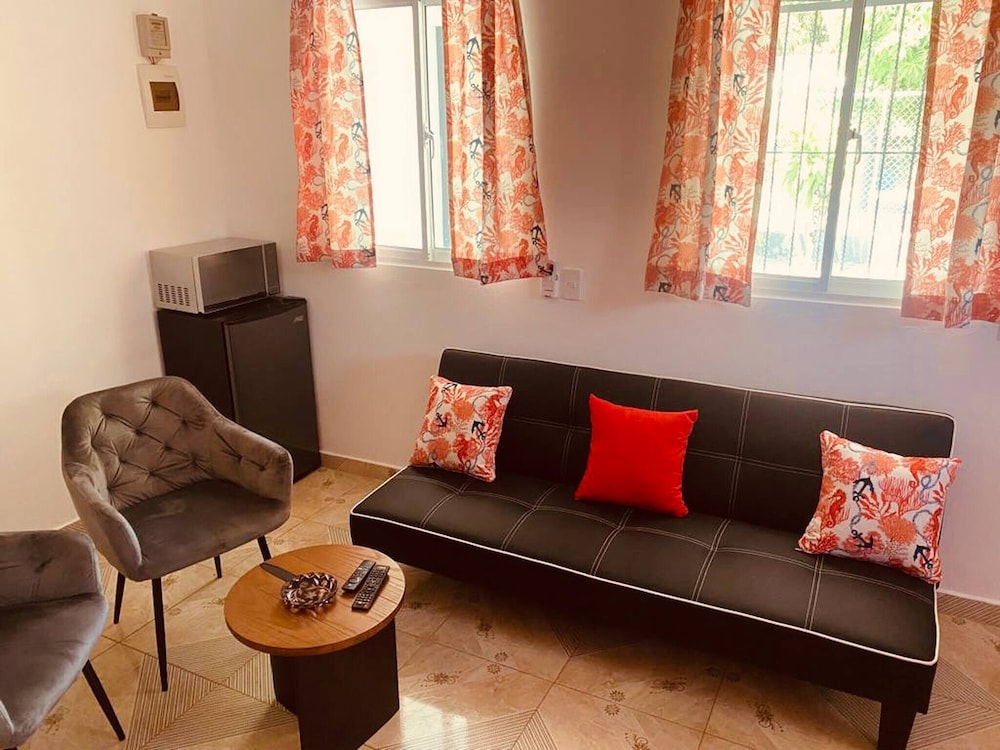 Apartment, 1 Bedroom, Smoking, Patio photo 2