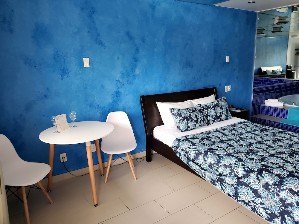 Superior Room, 1 Queen Bed, Non Smoking, Jetted Tub