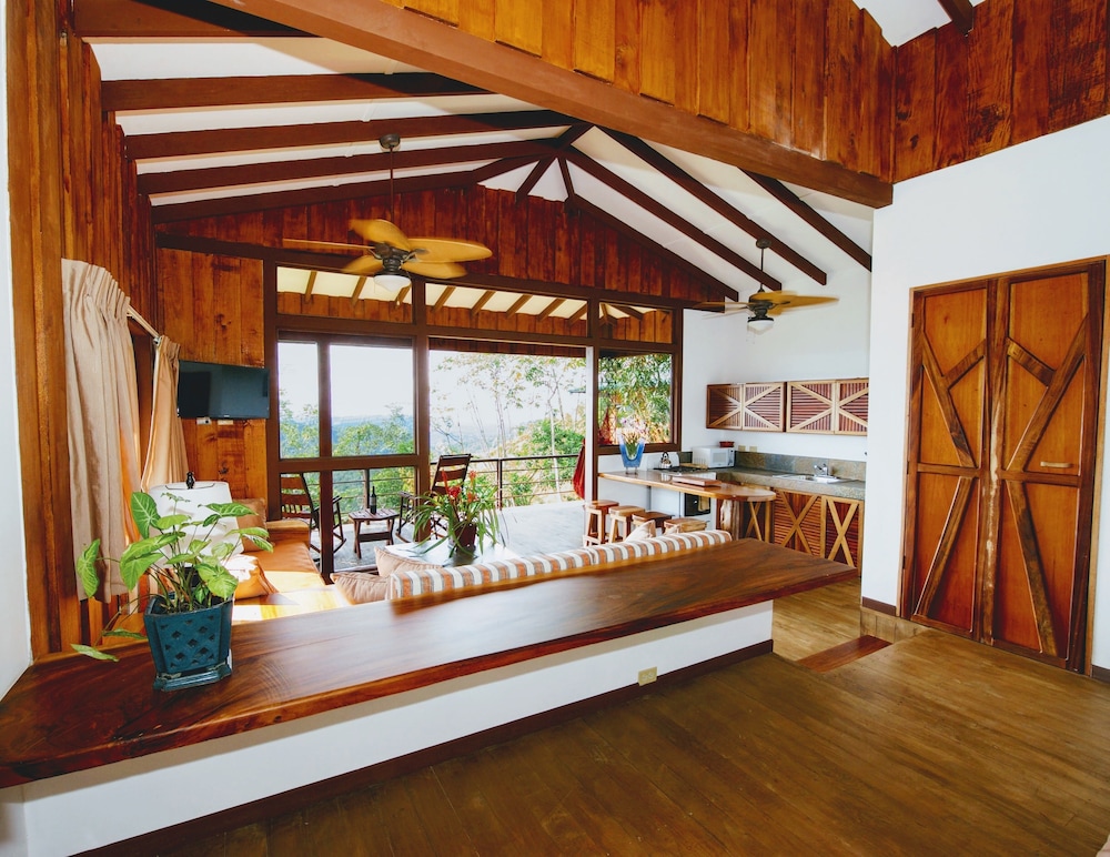 Casita Deluxe photo 3