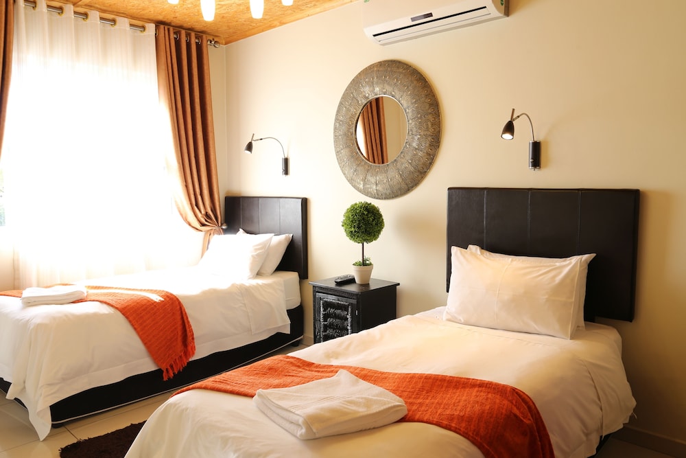 Standard Twin Room photo 1