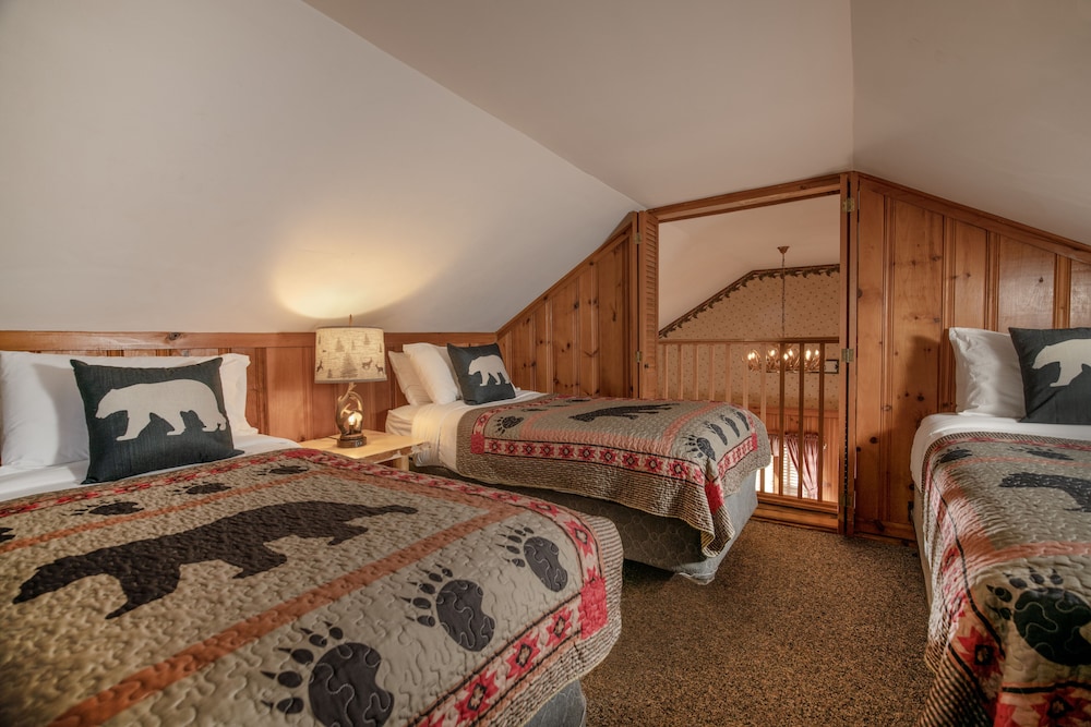 Log Cabin - Photo 4