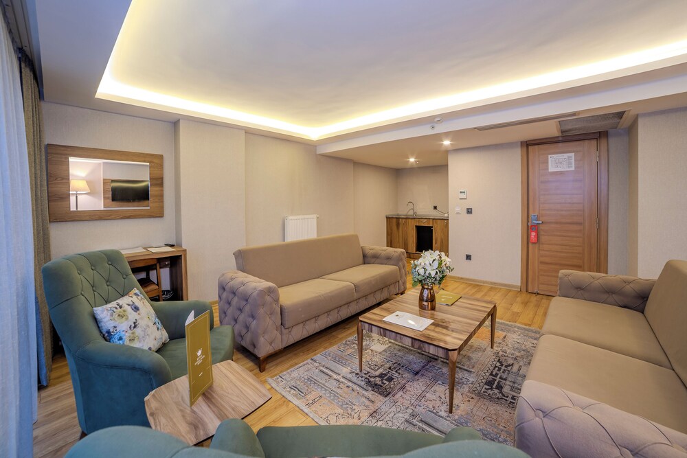 Family Room - Photo 9