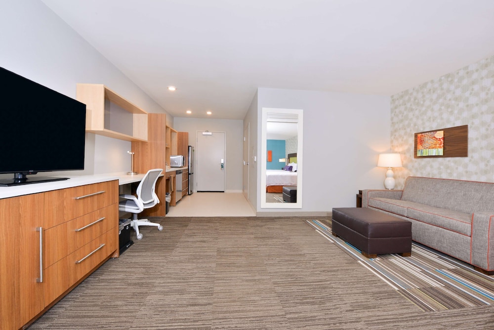 Studio, 1 King Bed, Accessible, Non Smoking photo 2