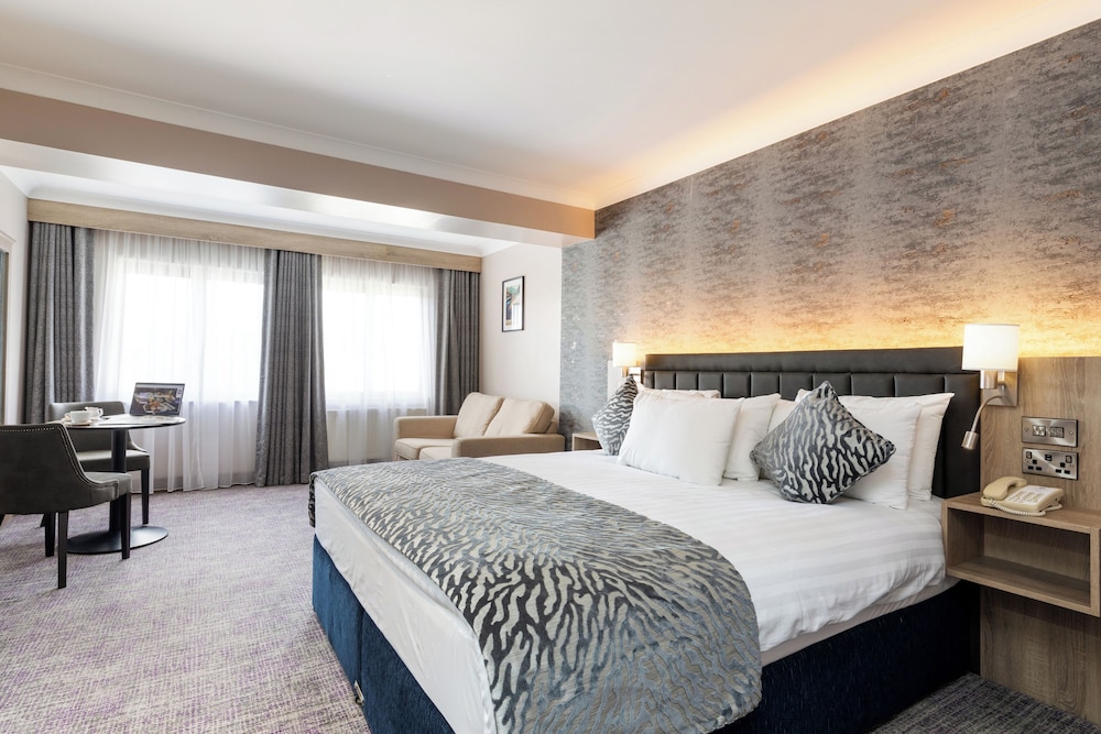 Superior Suite, 1 King Bed - Photo 4