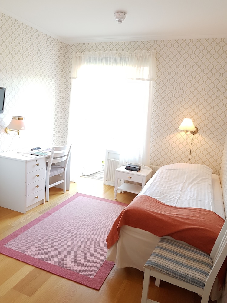Single Room (main building) photo 1