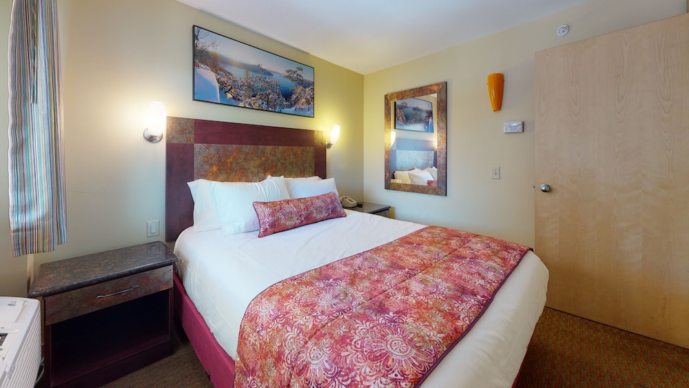 Superior Suite, 2 Bedrooms, Accessible, Lake View photo 3