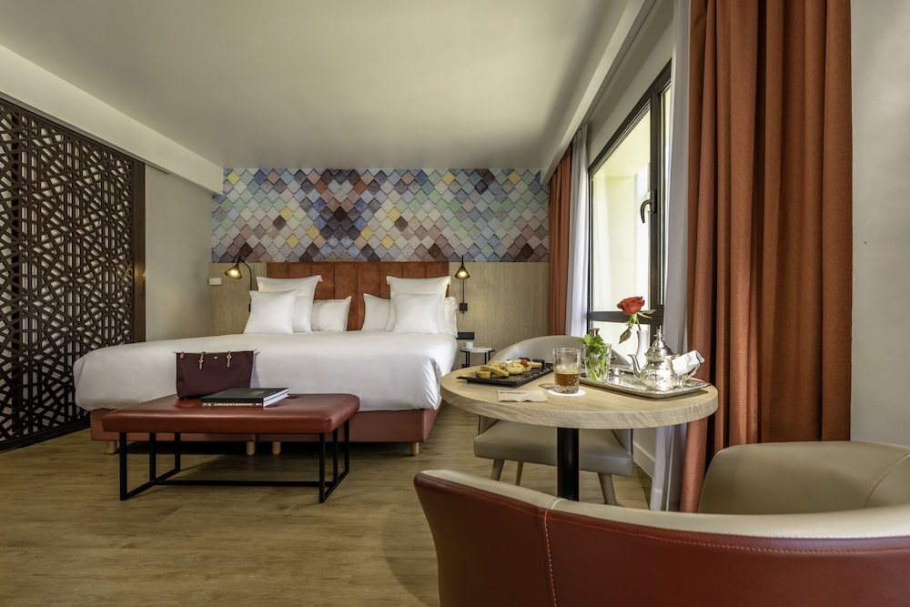 Deluxe Room (Medina View - 2 Adults + 2 Children) photo 3
