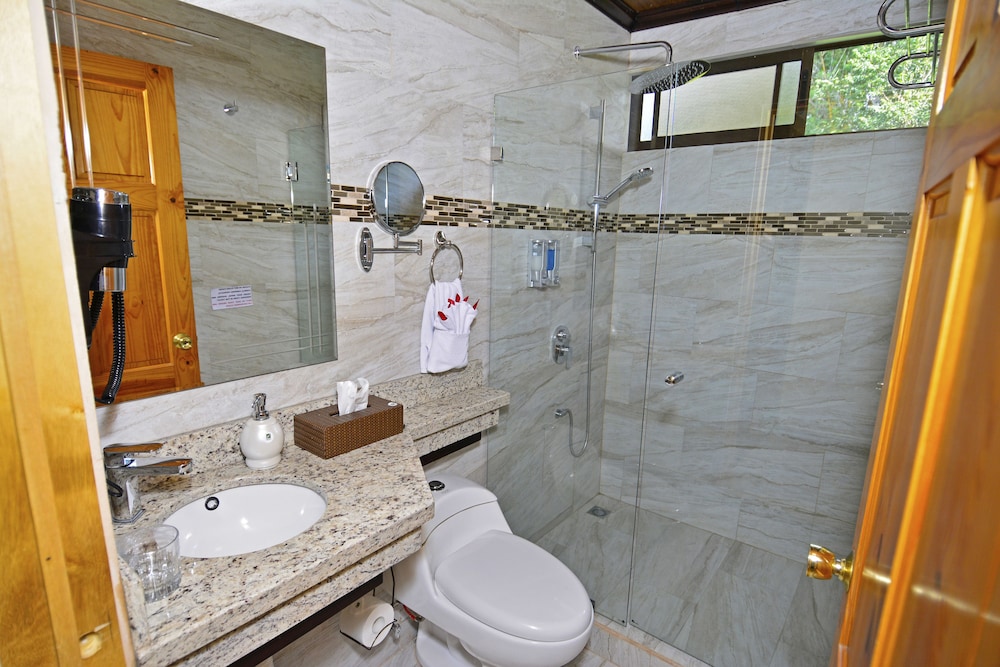 Standard Double Room, 1 Bedroom, Private Bathroom, Garden View photo 2