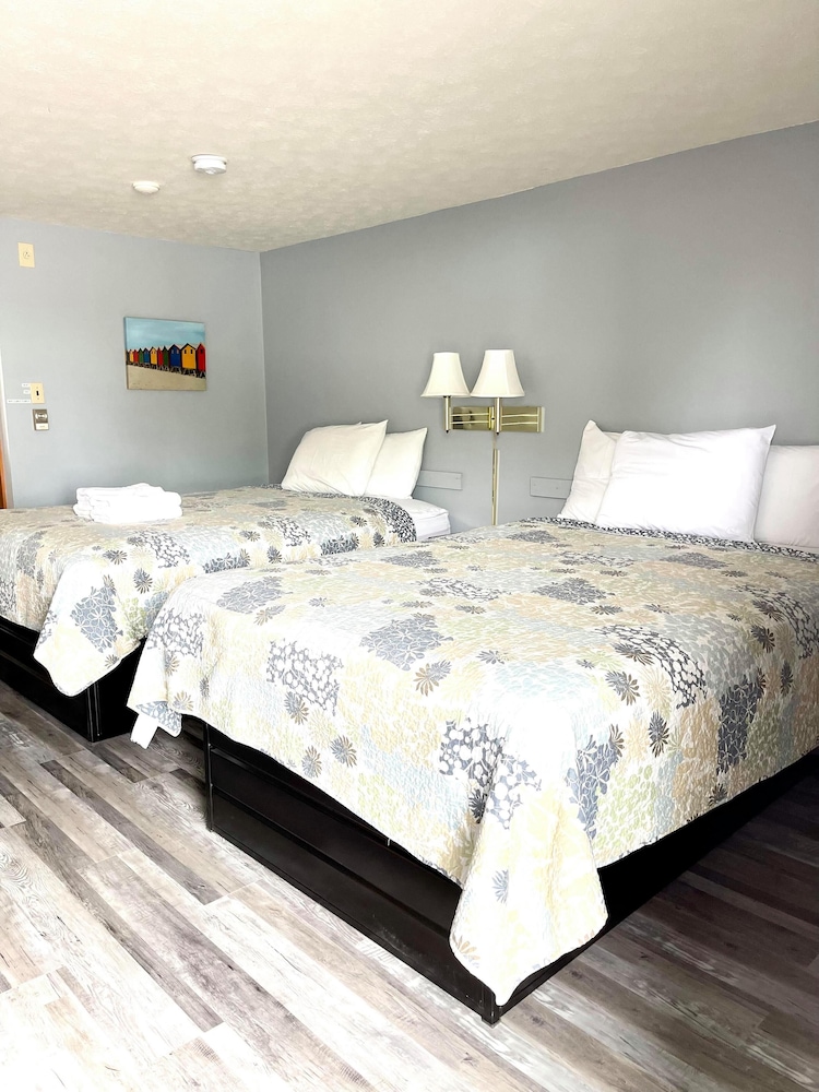 Deluxe Double Room, 2 Queen Beds, Pool View (1st floor) photo 3