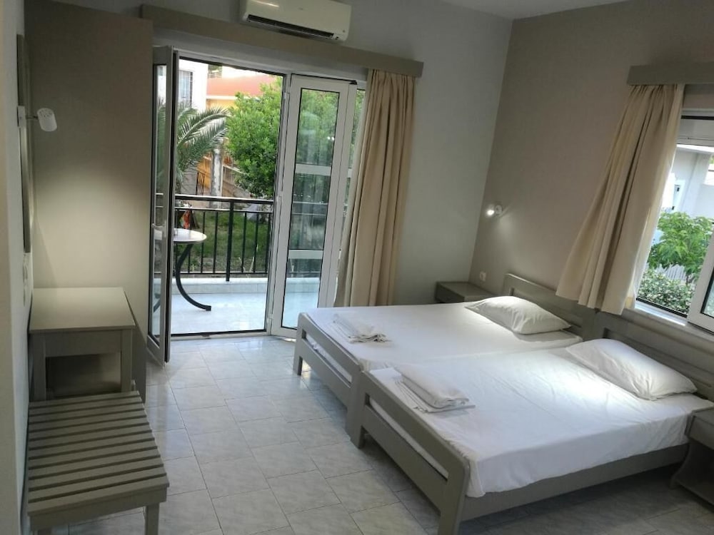 Basic Triple Room, Balcony (For 3) photo 2