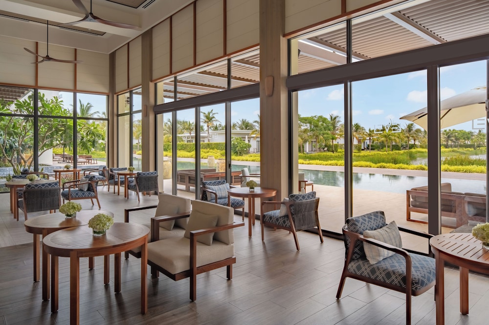 The Level 3-Bedroom Lakefront Pool Villa - Photo 8