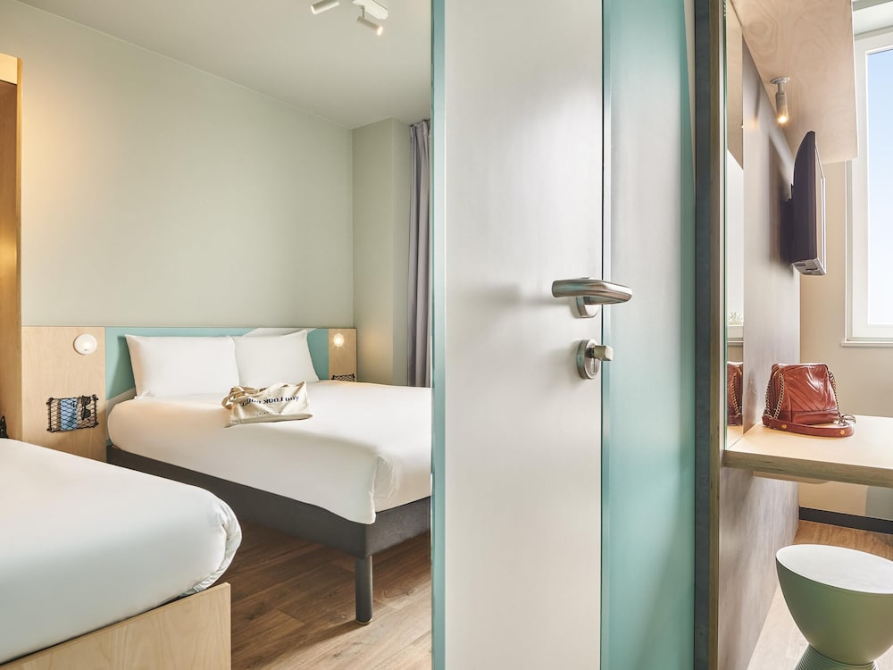 Triple Room, Multiple Beds - Photo 5