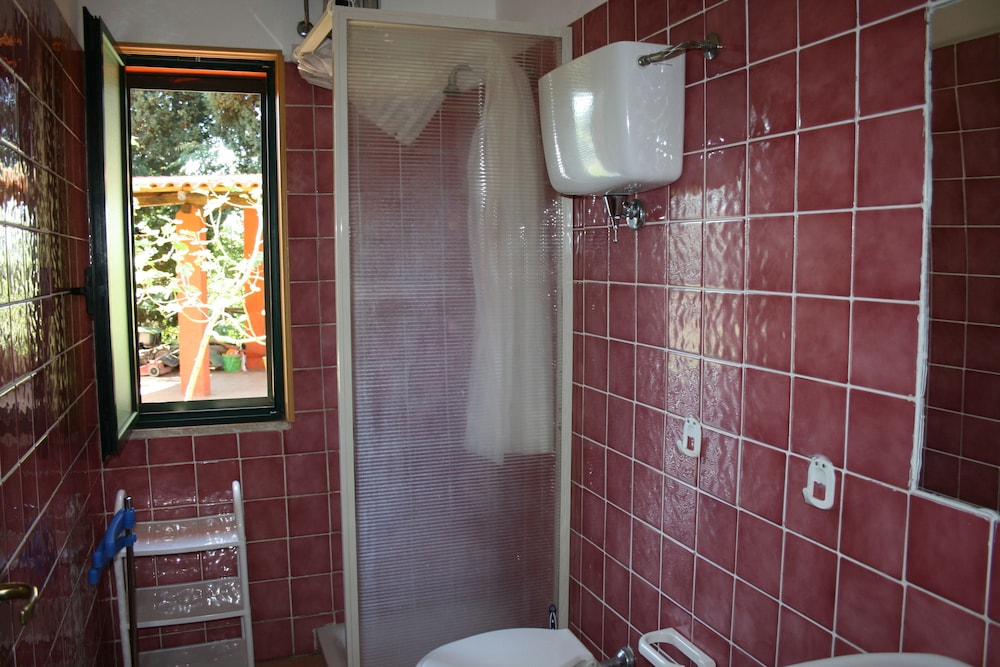 Standard Double Room Single Use photo 2