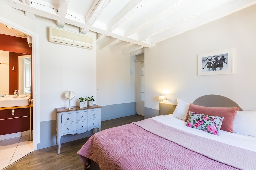 Deluxe Double Room with Bath photo 1