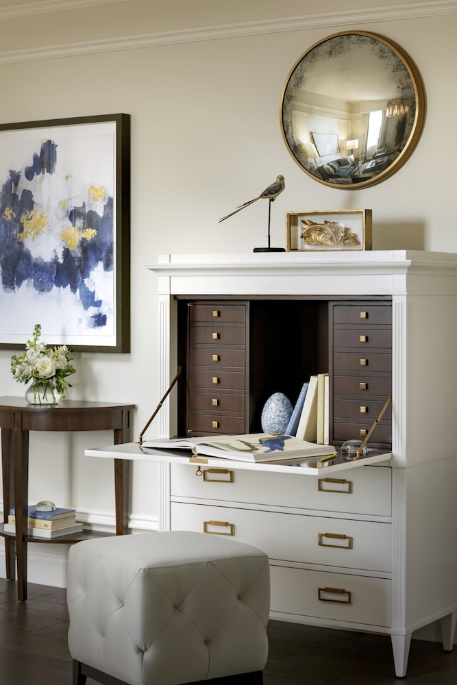 Parlor Suite - Photo 3