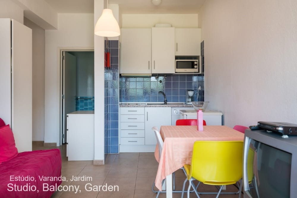 Studio, Balcony, Garden Area photo 2