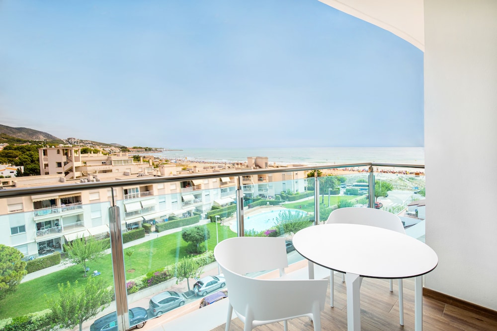 Apartment, 2 Bedrooms, Partial Sea View - Photo 12
