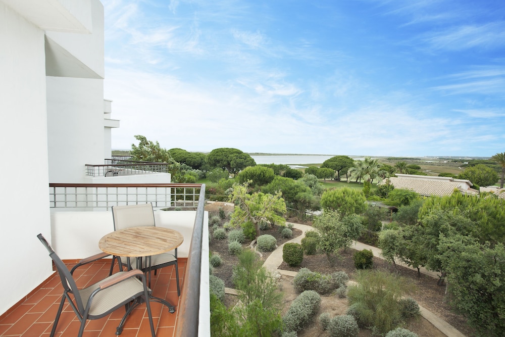 Twin Room, Partial Sea View - Photo 4