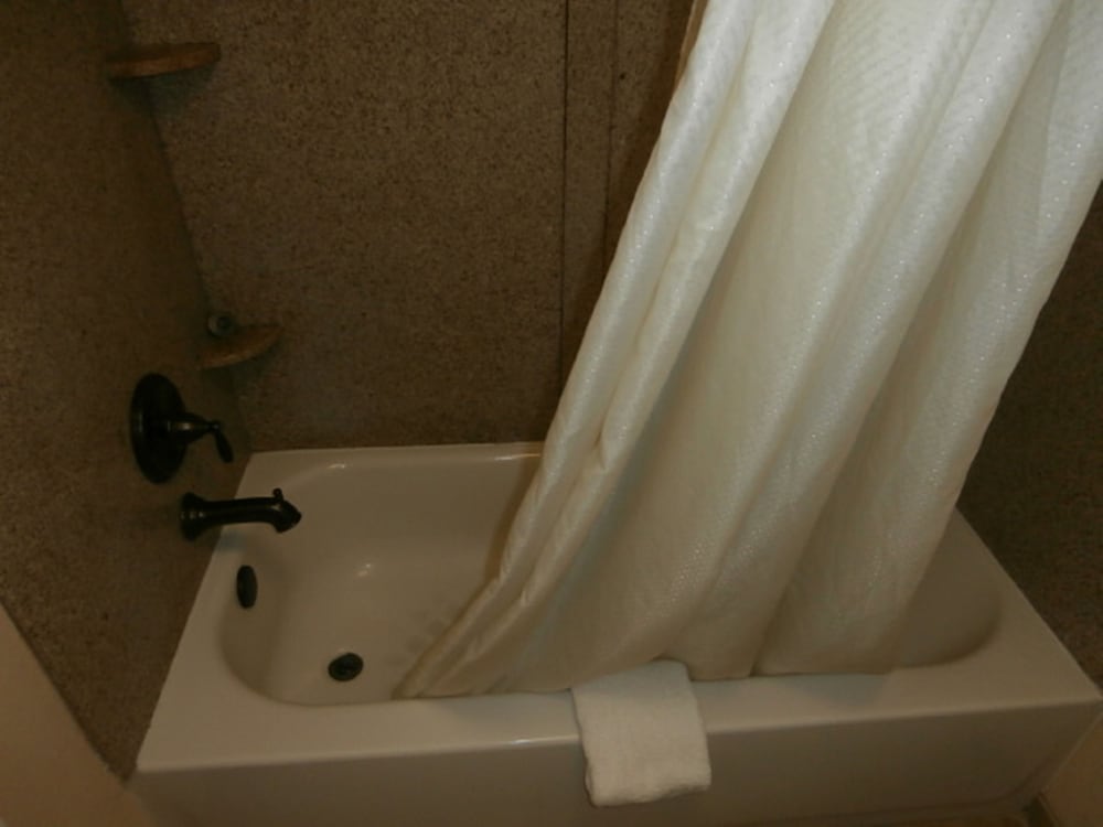 Standard Room, 1 King Bed, Non Smoking - Photo 4