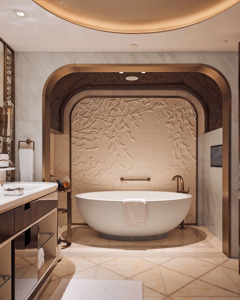 Presidential Suite thumbnail 6