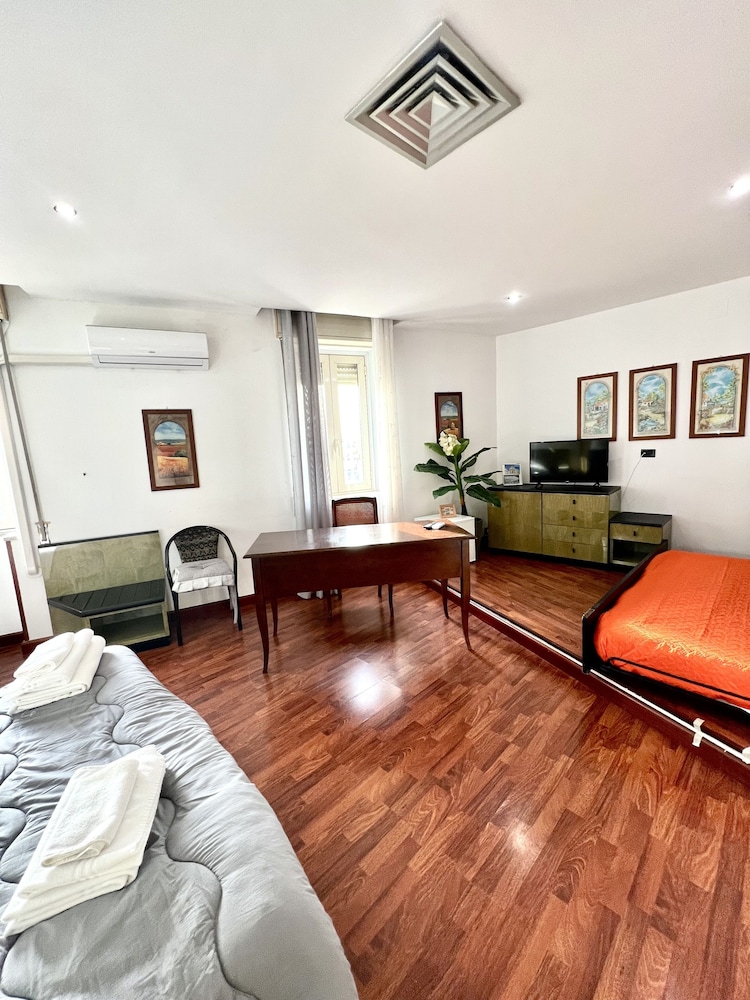 Quadruple Room - Photo 9