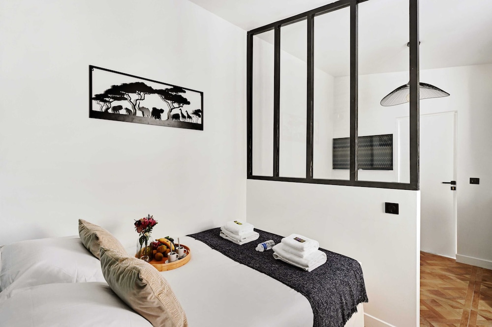 Apartment (19B) photo 3
